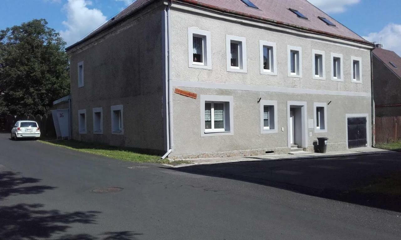 Chalupa Hora Svateho Sebestiana Екстер'єр фото
